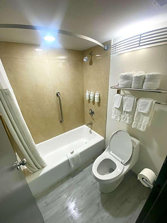 Ramada by Wyndham Tuscaloosa