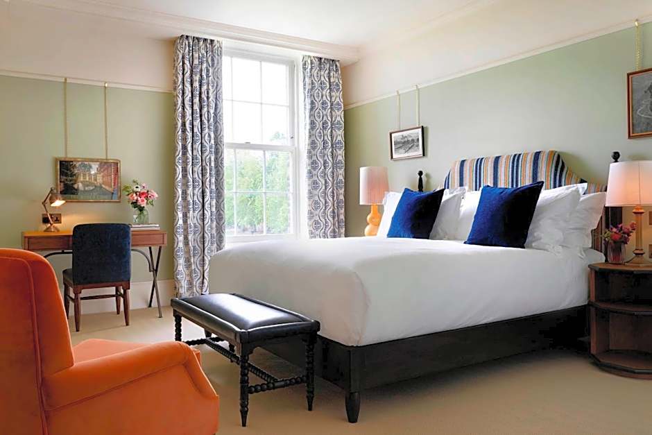 University Arms, Autograph Collection