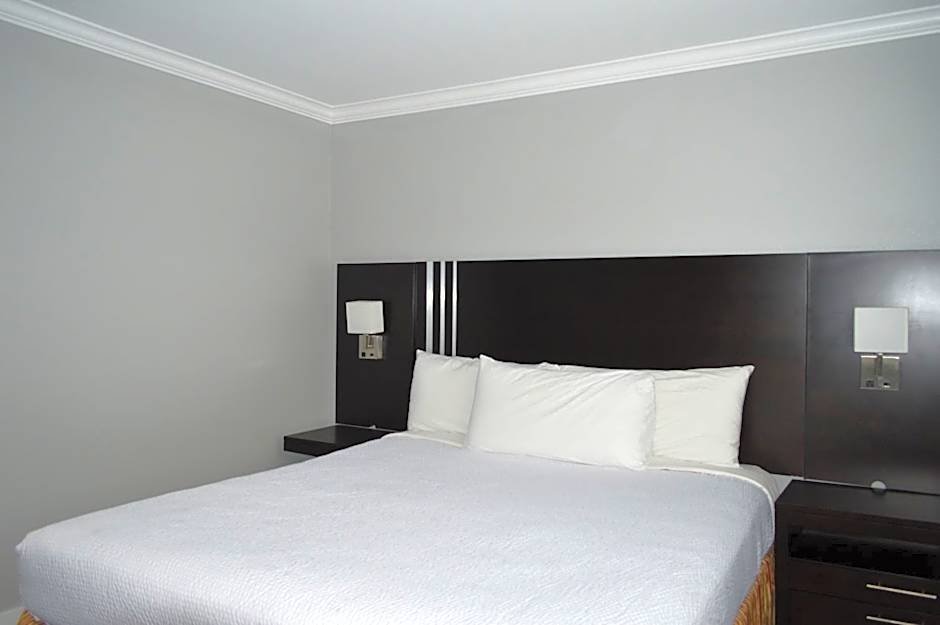 Fairview Inn & Suites