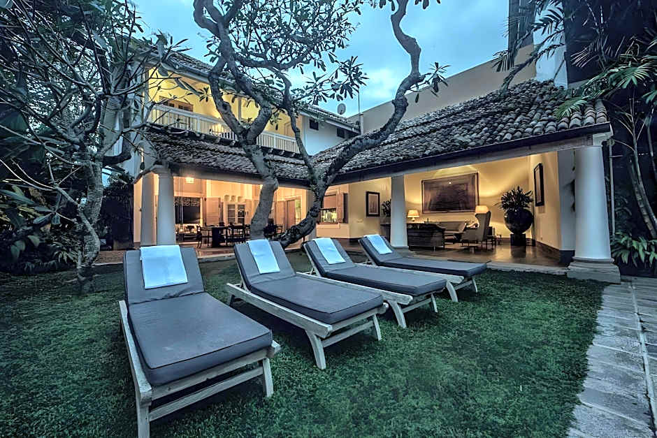 Taru Villas Rampart Street 