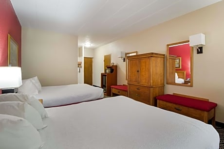 2 Queen Beds Non-Smoking Microwave And Refrigerator Wi-Fi Full Breakfast