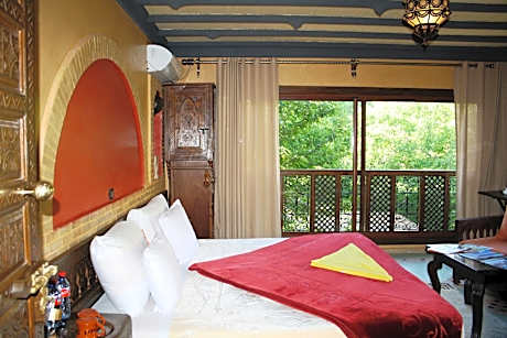 Deluxe Double Room with Mountain View
