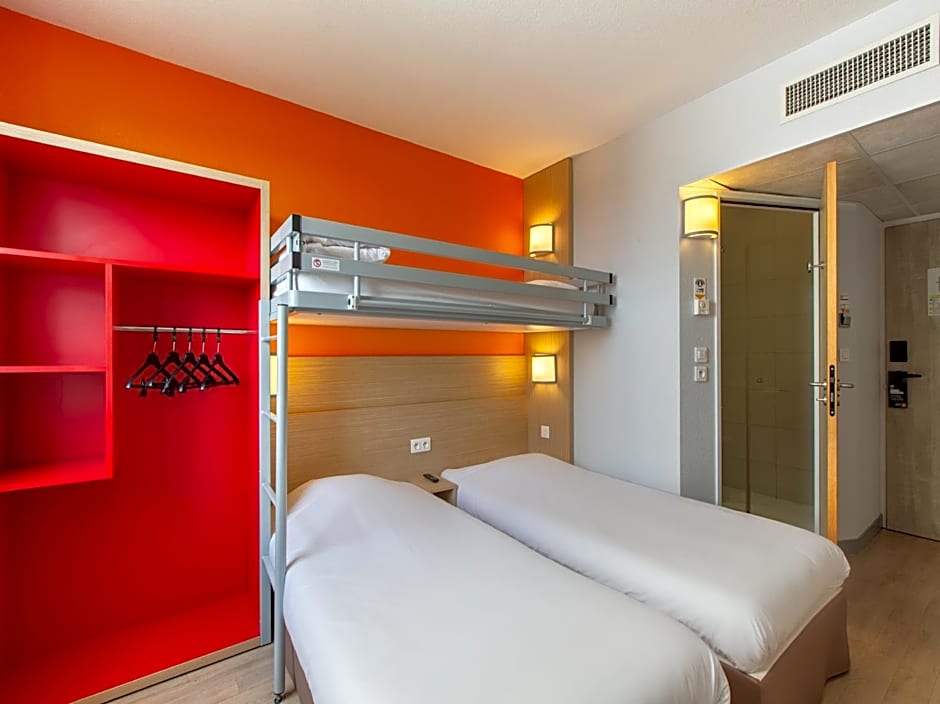 Première Classe Chartres Sud - Barjouville