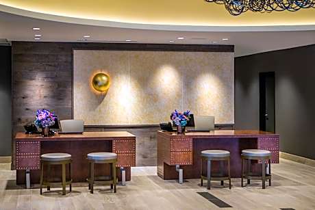 THE SOUTHLAKE HOTEL