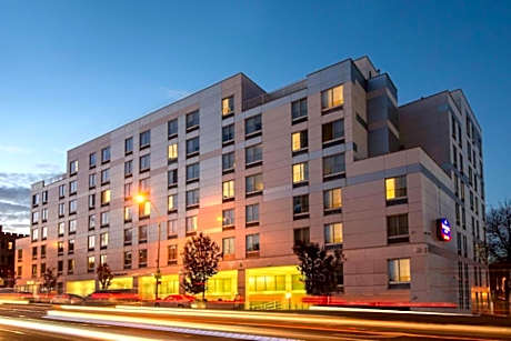 SpringHill Suites by Marriott New York LaGuardia Airport