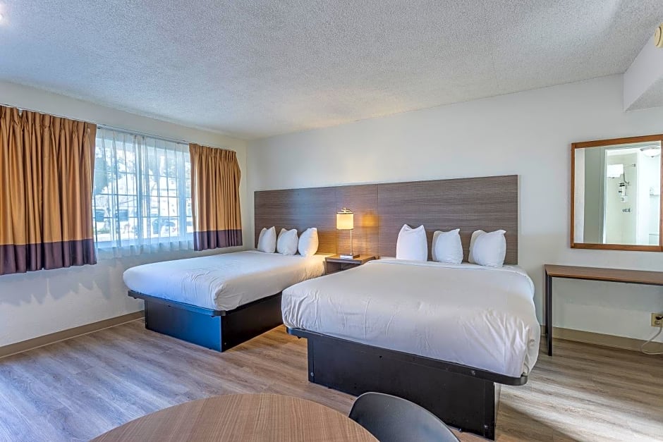 Coastal Breeze Inn