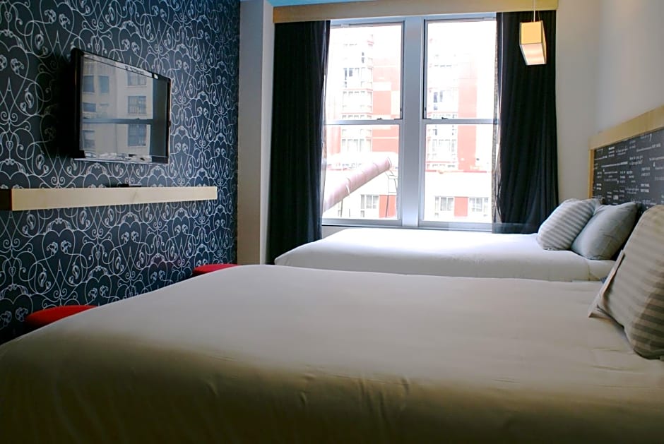 Tryp by Wyndham Times Square South