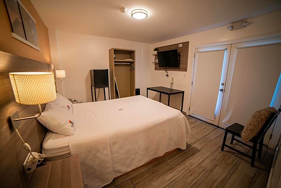 California Comfort & Suites