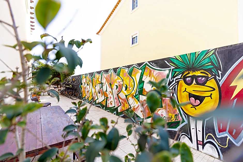 Pineapple Surf House