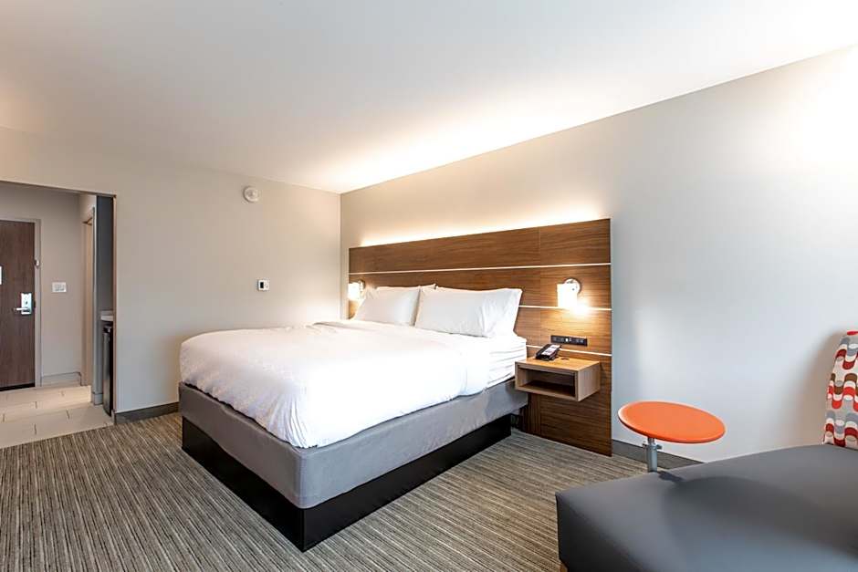 Holiday Inn Express & Suites Greenville S - Piedmont By IHG