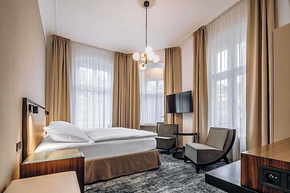 Esplanade Self Check-in Hotel