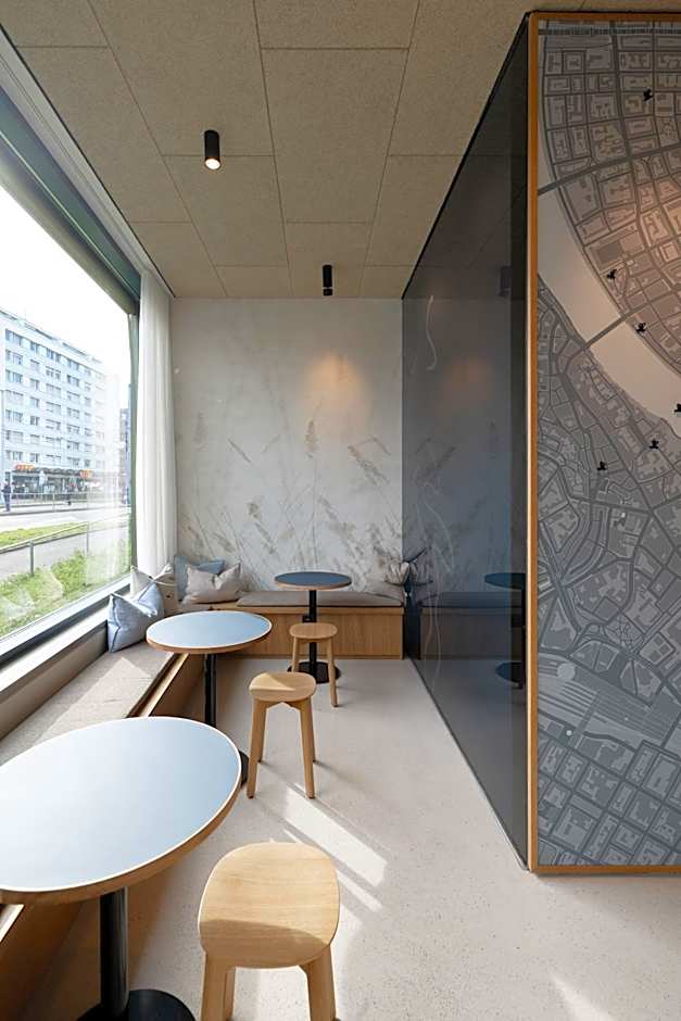 dasbreitehotel am Rhein