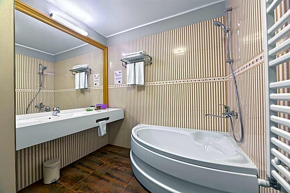 Tomis Garden Apartments Mamaia