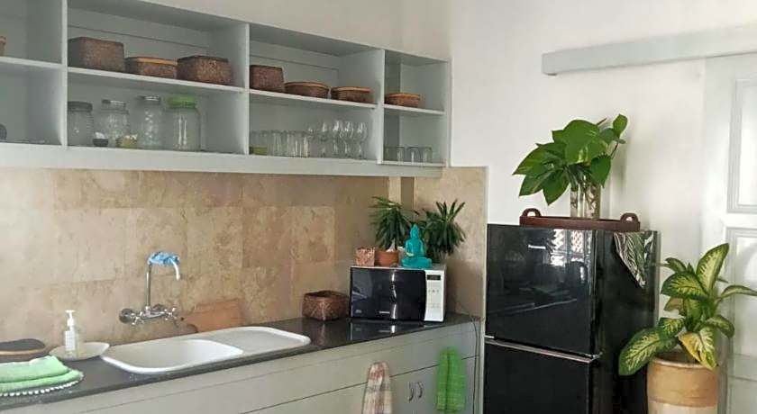 Bali Court Hotel & Apartment