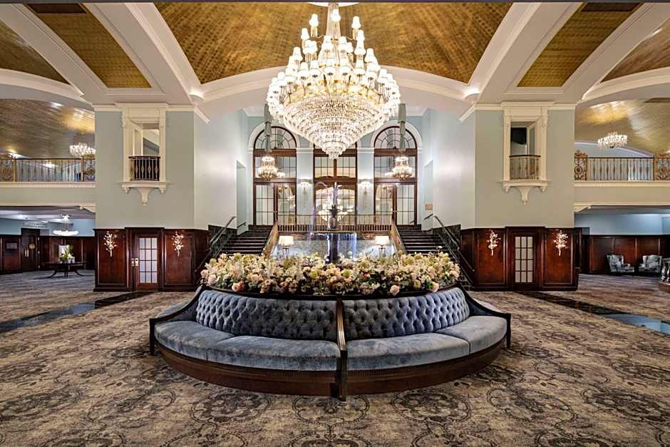 Amway Grand Plaza Hotel, Curio Collection by Hilton