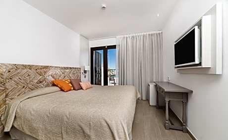 Double or Twin Room with Sea View