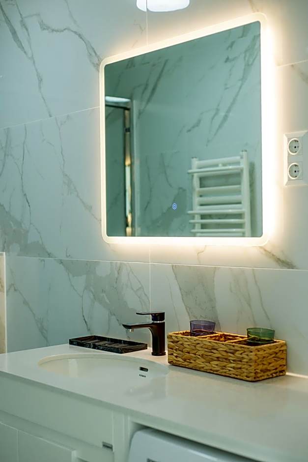 Deluxe Swan Stone Castle Apartment