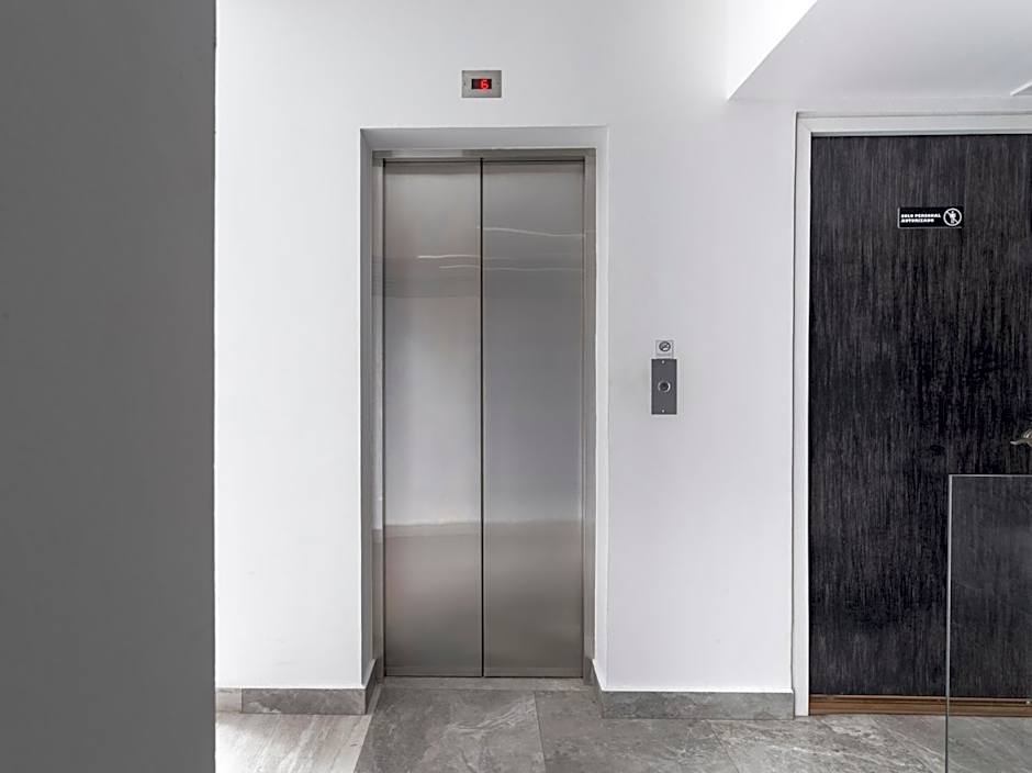 Illusion Xpress I Attraction Hotel Deluxe