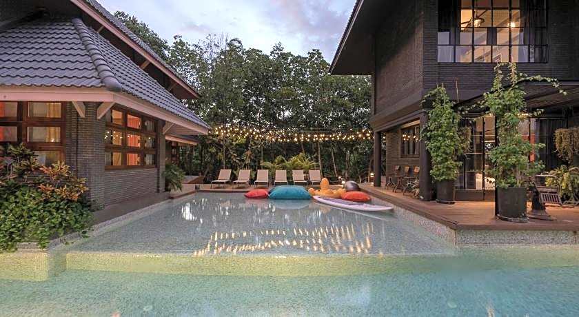 Phrip Phri Luxury Pool Villas