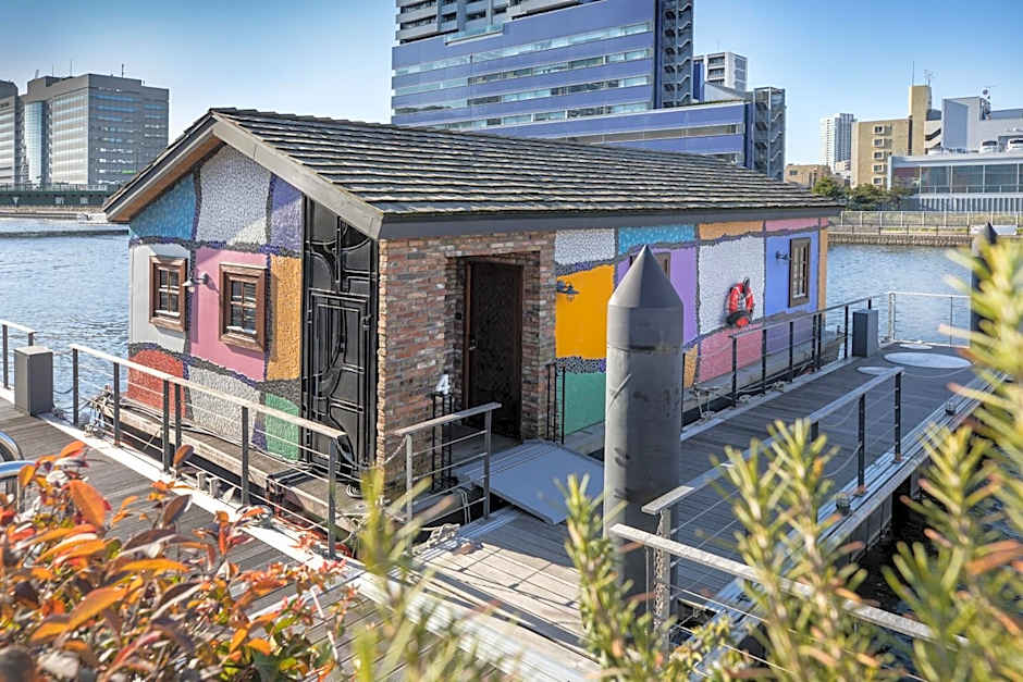 PETALS TOKYO - Floating Hotel