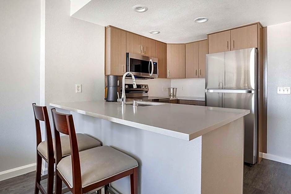 Hilton Grand Vacations on Paradise (Convention Center)