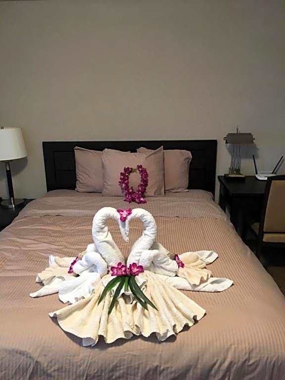 Shoreside Inn & Suites