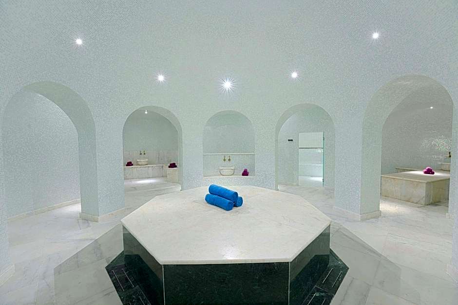 Le Meridien Abu Dhabi Resort