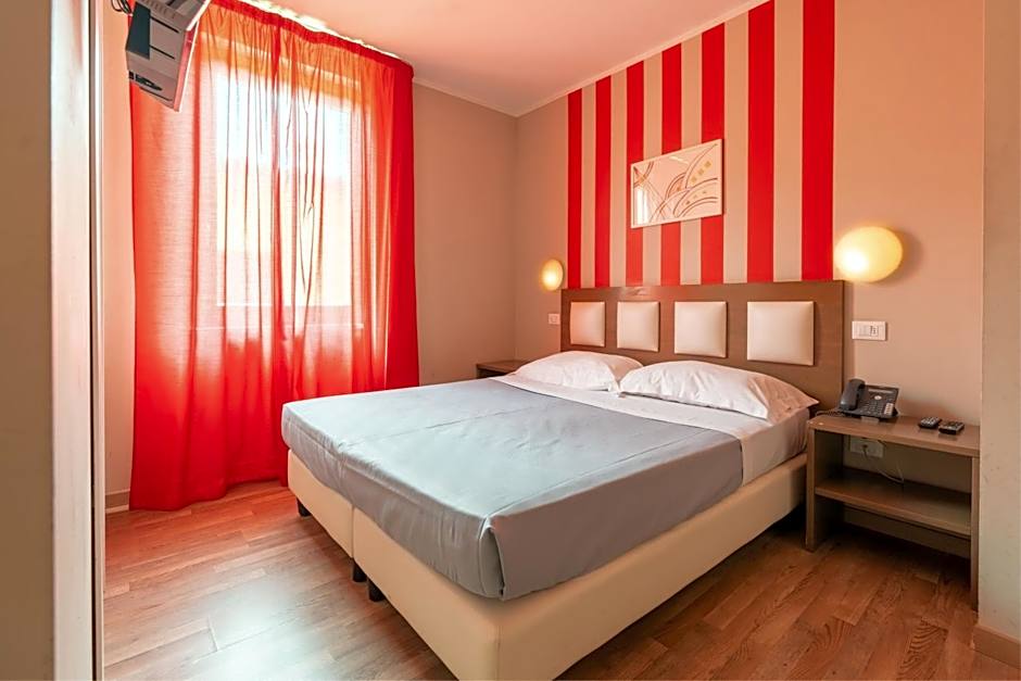 GG8 Restaurant & Hotel