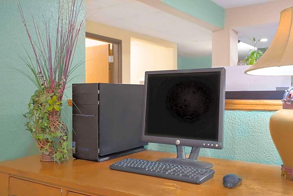 Super 8 by Wyndham Lynchburg VA