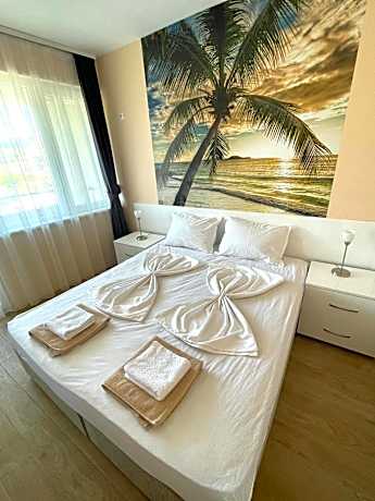Palms Studio in Sozopol, with free parking