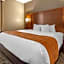 Comfort Suites Bethlehem Near Lehigh University and LVI Airport