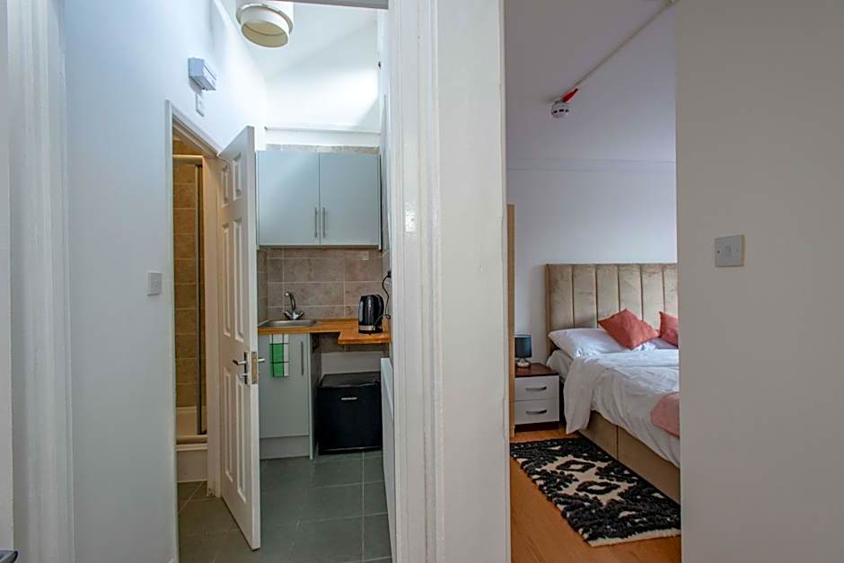 Modern Studio Apartments in Bromley, Greater London near Tesco and Sundridge Park Station