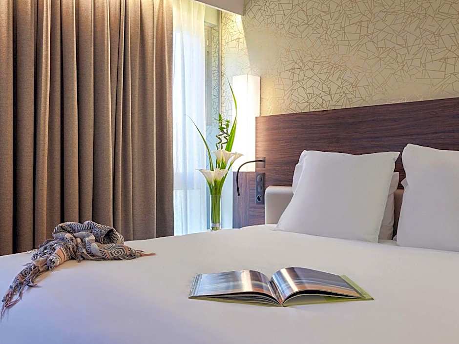 Mercure Paris Arc De Triomphe Etoile