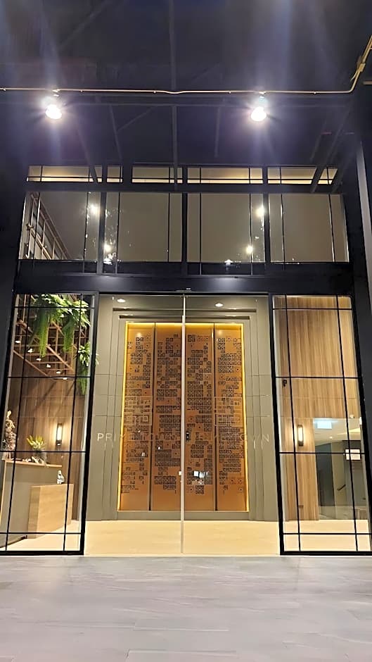 PRIME TOWN - Posh & Port Hotel PHUKET
