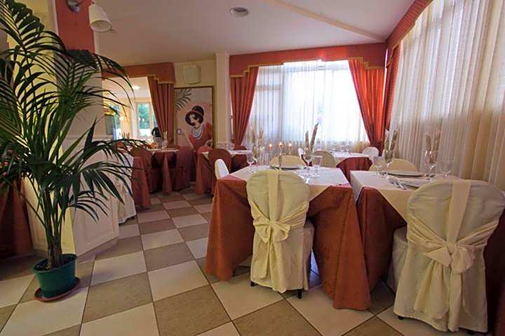 Hotel Mocambo piscina, spiaggia e biciclette