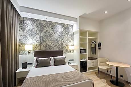 DOUBLE ROOM