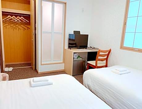 Twin Room with Bath