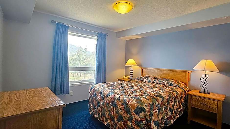 Misty Mountain Inn & Suites