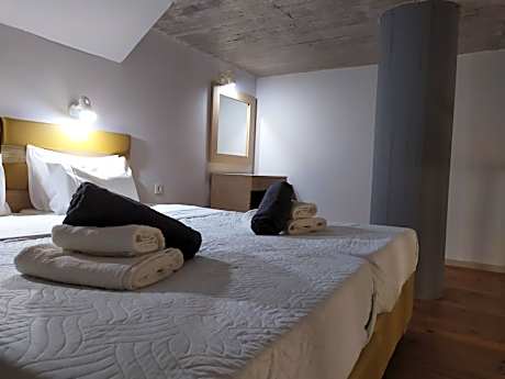 One Bedroom Apartment with Pool View - Split Level