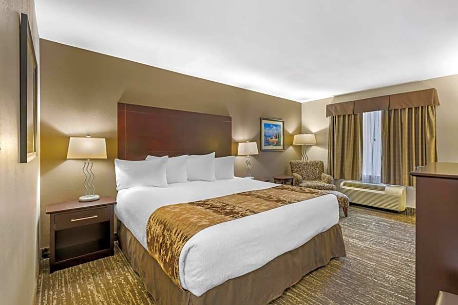 Best Western Plus Pembina Inn & Suites