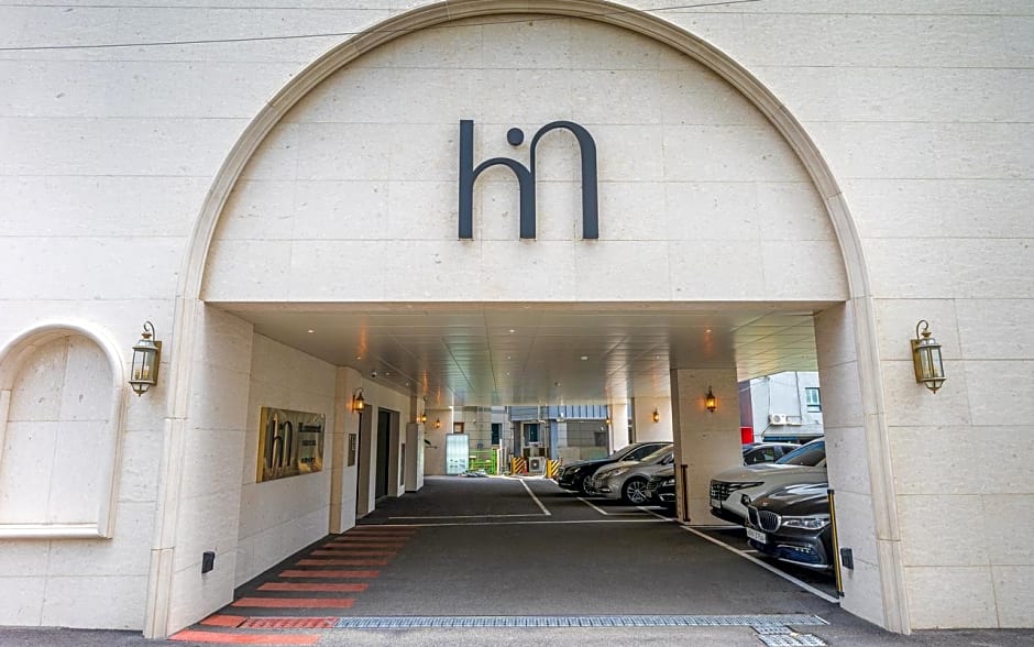 H. Moment Hotel Songjeong