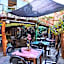 Mantis and Moon Backpackers and Surf Hostel