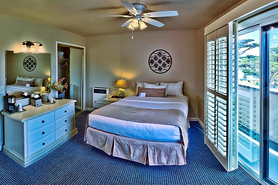 Lovers Point Inn