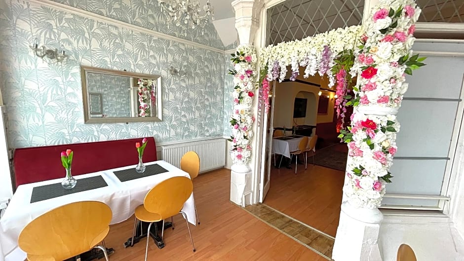 The Chimes on the Sea