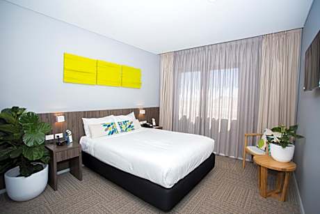 Superior King Room with Lake View