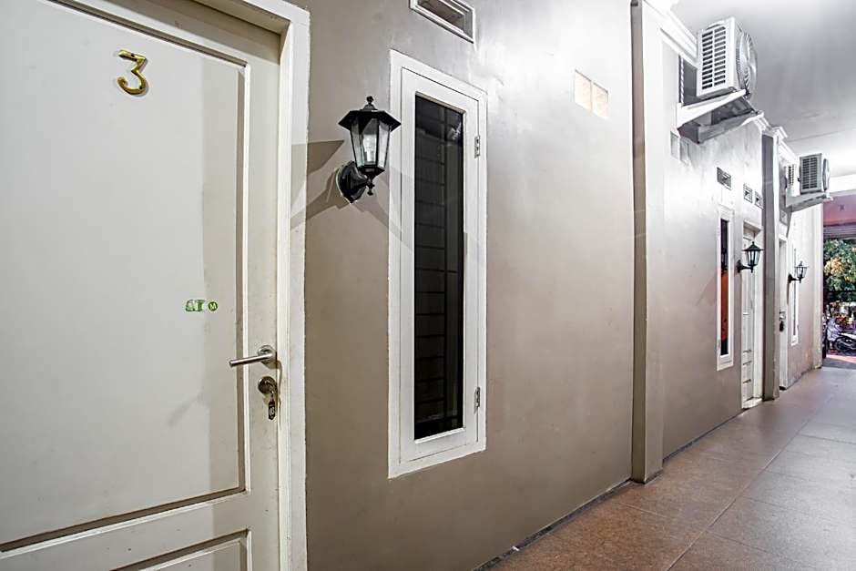 OYO 93477 Almahyra Guest House Syariah