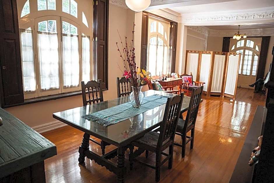 HABITACIONES EN EXCELENTE UBICACIÓN PARA 8 PERSONAS