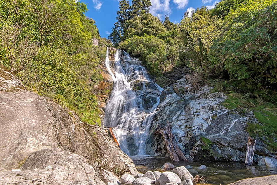 Lake Brunner Eco Lodge