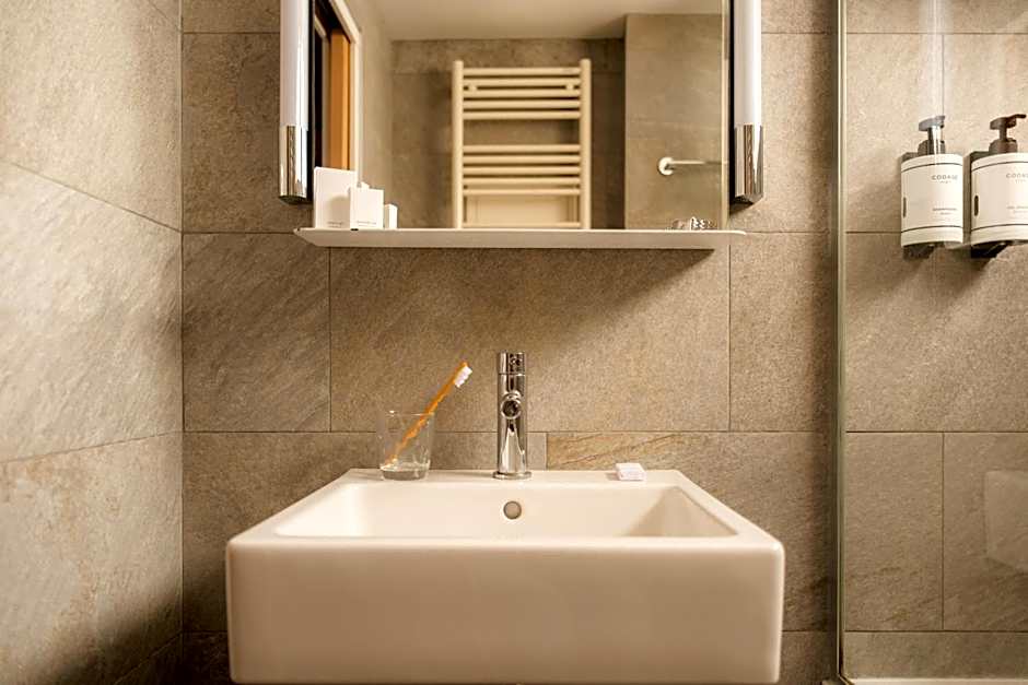 9Hotel Republique