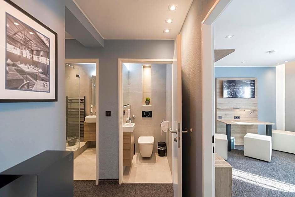 Riverview Apartments by dasPaul